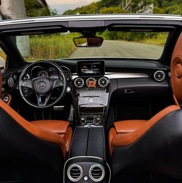 Авто Mercedes-Benz C300 Cabrio белый прокат без водителя