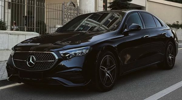 Оренда Mercedes Benz E-class W214 на весілля