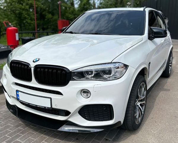 Позашляховик BMW X5 білий замовити з водієм на весілля