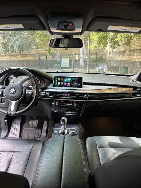 Позашляховик BMW X5 білий замовити з водієм на весілля