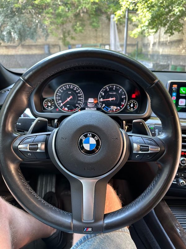 Позашляховик BMW X5 білий замовити з водієм на весілля 