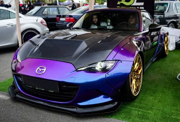 Mazda Miata ND кабріолет з водієм для фотосесії зйомки 