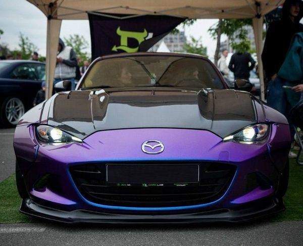 Mazda Miata ND кабріолет з водієм для фотосесії зйомки 