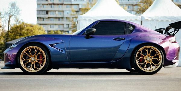 Mazda Miata ND кабріолет з водієм для фотосесії зйомки 