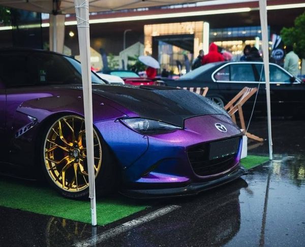 Mazda Miata ND кабріолет з водієм для фотосесії зйомки 