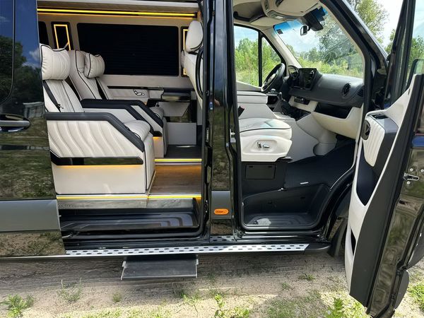 Микроавтобус Mercedes-Benz Sprinter VIP для трансфера в Европу - Варшава, Краков, Кишинев