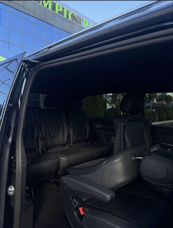 Прокат микроавтобуса Mercedes-Benz V class 2025 год без водителя 