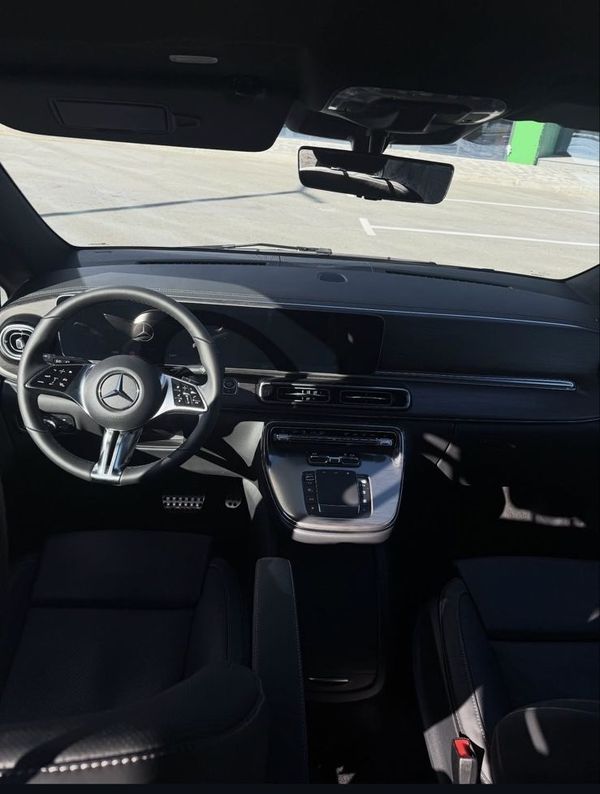 Прокат микроавтобуса Mercedes-Benz V class 2025 год без водителя 