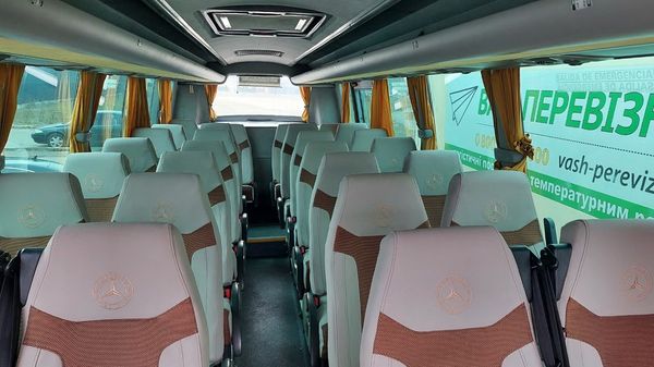 Оренда автобуса Isuzu білий на весілля 30 місць 