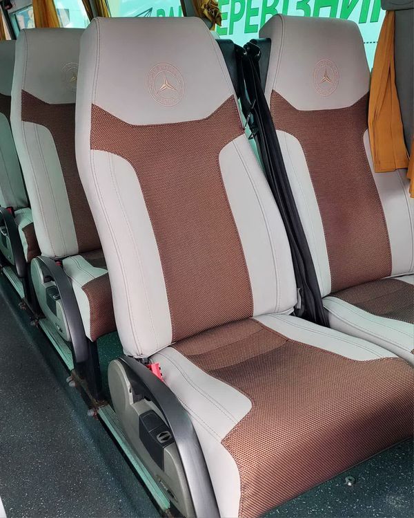 Оренда автобуса Isuzu білий на весілля 30 місць 