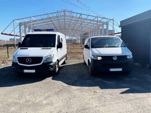 Оренда мікроавтобуса Volkswagen T6 білий броньований