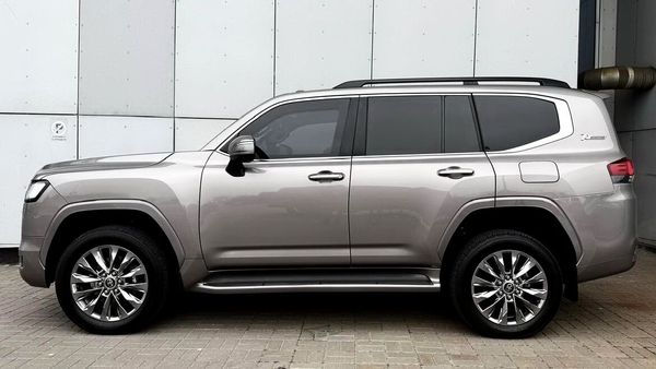 Оренда броньований Toyota Land Cruiser 300 B6/B7