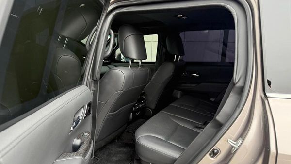 Оренда броньований Toyota Land Cruiser 300 B6/B7