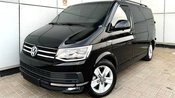 Прокат броньований мікроавтобус Volkswagen Multivan B6 без водія 