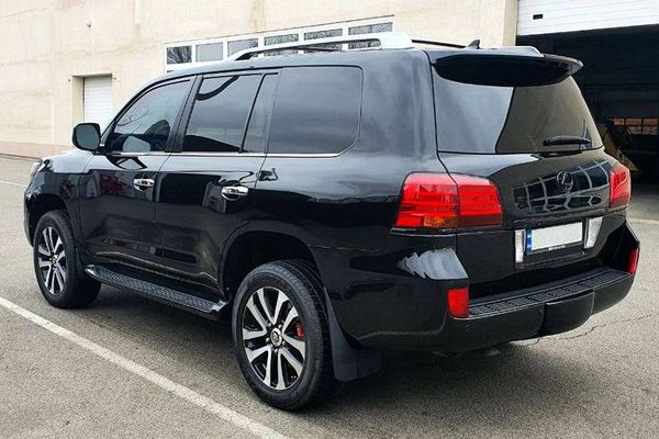 Прокат бронированный джип Lexus LX 570 B6 черный с водителем