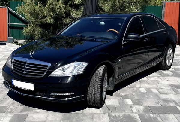Прокат броньований Mercedes-Benz W221 S600 GUARD B7