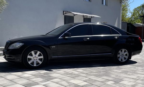 Прокат броньований Mercedes-Benz W221 S600 GUARD B7