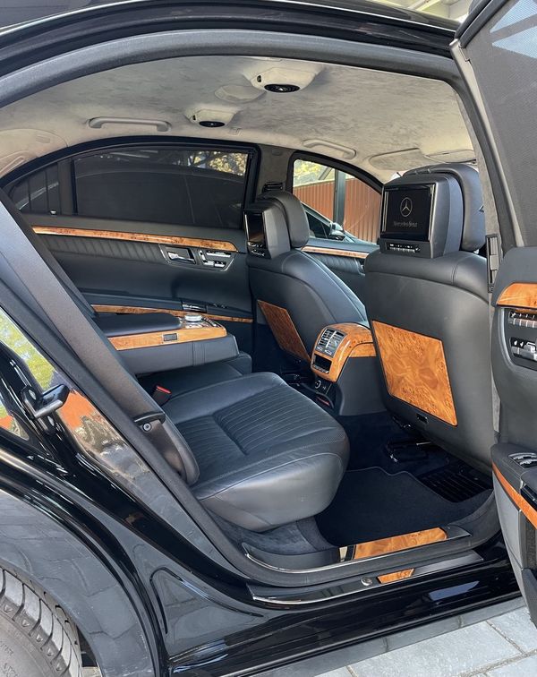 Прокат броньований Mercedes-Benz W221 S600 GUARD B7