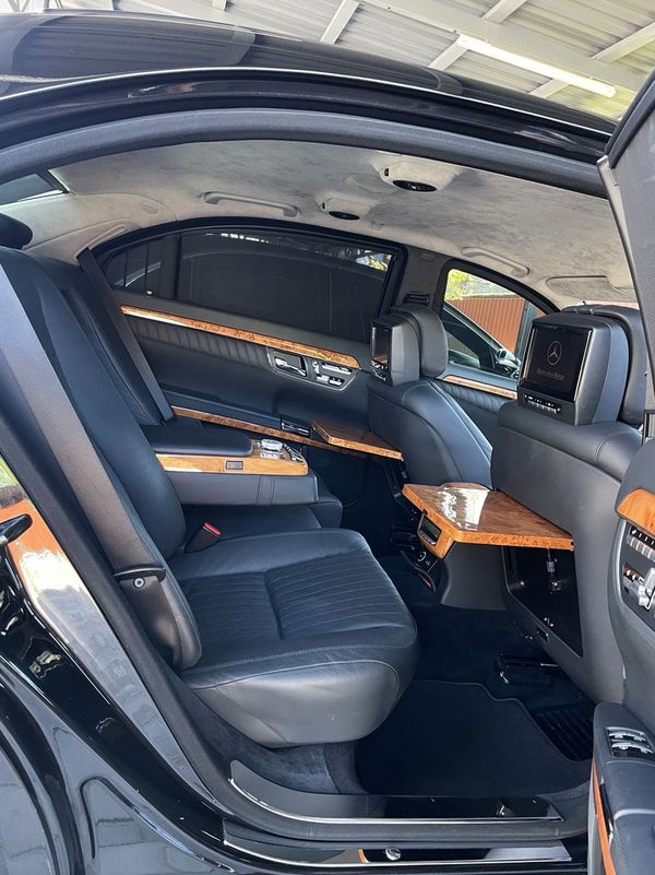 Прокат броньований Mercedes-Benz W221 S600 GUARD B7