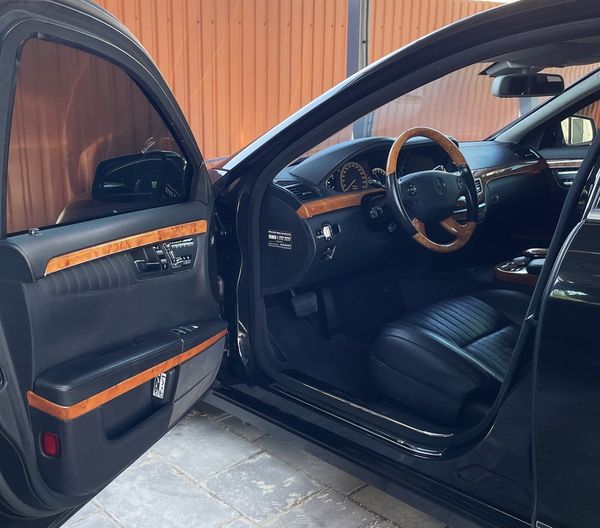 Прокат броньований Mercedes-Benz W221 S600 GUARD B7