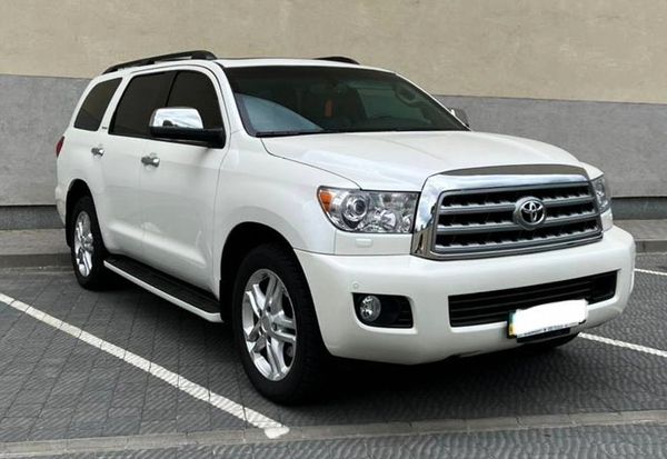 Оренда броньований джип без водія Toyota Sequoia біла 