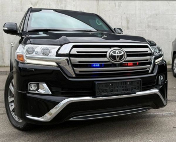 Оренда броньованої Toyota Land Cruiser 200 з водієм 