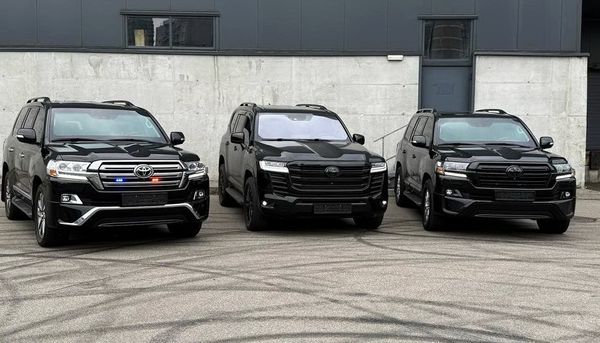 Оренда броньованої Toyota Land Cruiser 200 з водієм