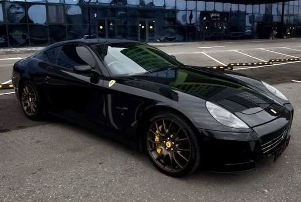 Авто на зоймки фотосесію Ferrari 612 чорна оренда