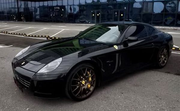 Авто на зоймки фотосесію Ferrari 612 чорна оренда