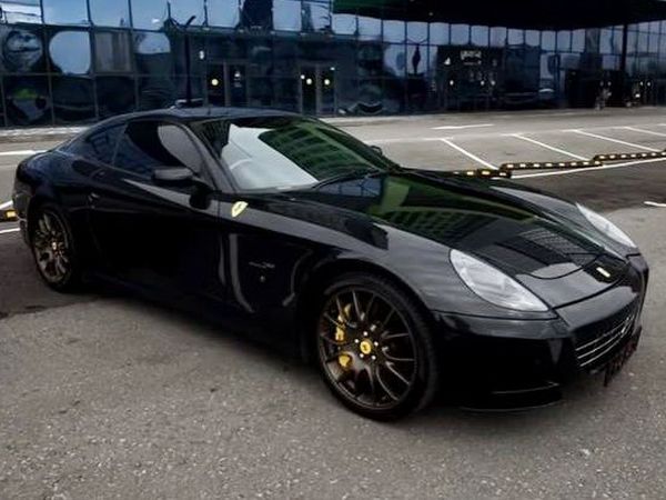 Авто на зоймки фотосесію Ferrari 612 чорна оренда