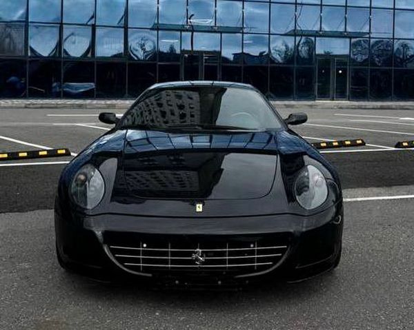 Авто на зоймки фотосесію Ferrari 612 чорна оренда
