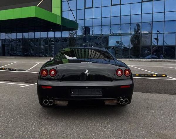 Авто на зоймки фотосесію Ferrari 612 чорна оренда