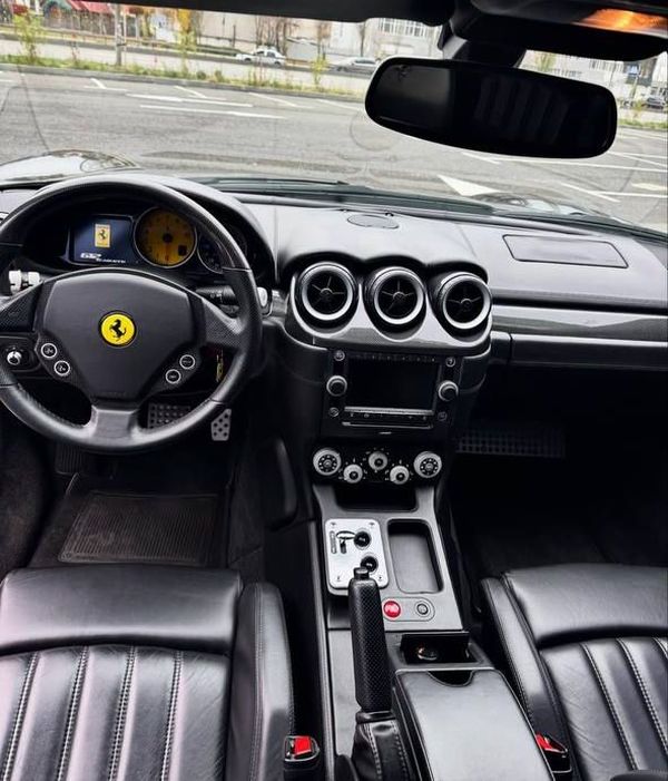 Авто на зоймки фотосесію Ferrari 612 чорна оренда