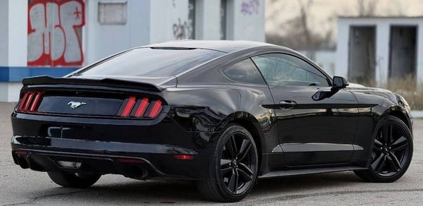 Прокат Ford Mustang GT без водія для фото відео 