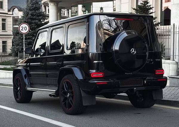 Прокат Mercedes-Benz G63 AMG гелік без водія
