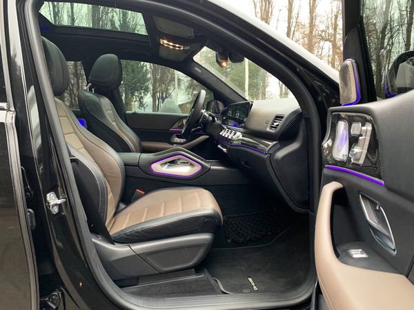 Позашляховик Mercedes-Benz Gls 63 AMG з водієм або без