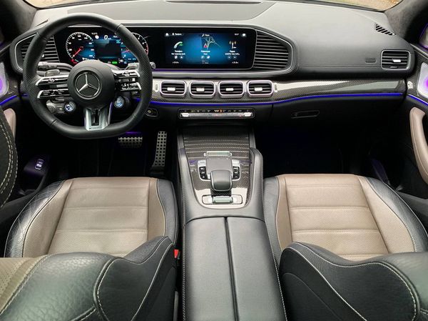 Позашляховик Mercedes-Benz Gls 63 AMG з водієм або без