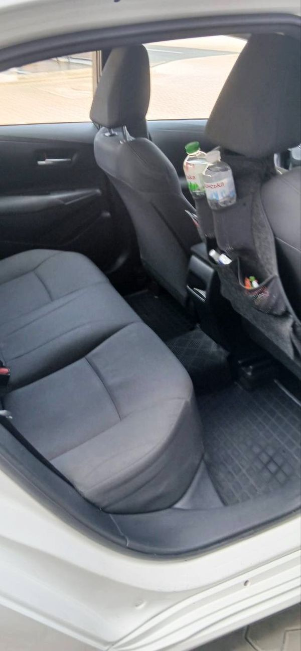 Авто на весілля Toyota Corolla біла з водієм