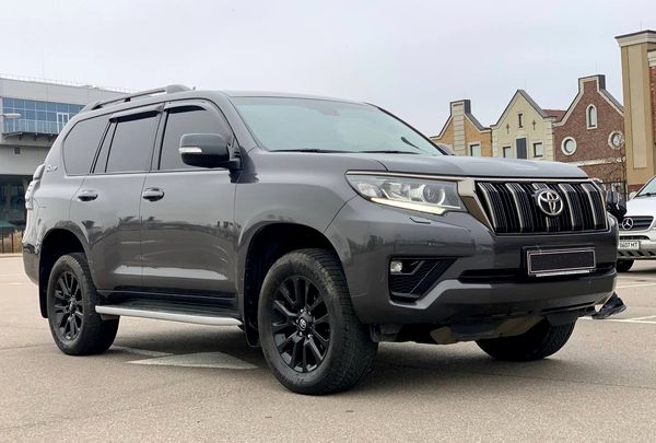Прокат Toyota Prado 70 Anniversary без водія 