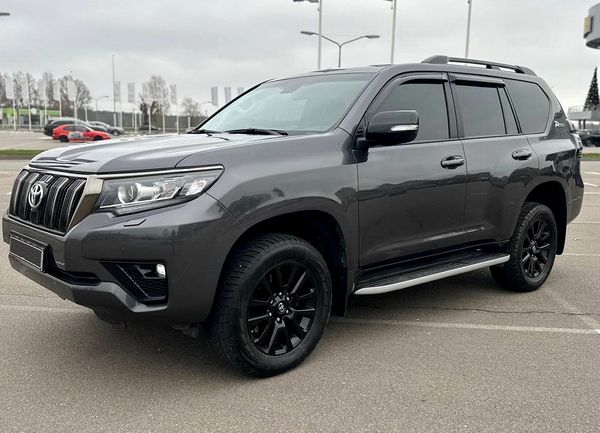 Прокат Toyota Prado 70 Anniversary без водія 