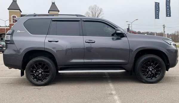 Прокат Toyota Prado 70 Anniversary без водія 