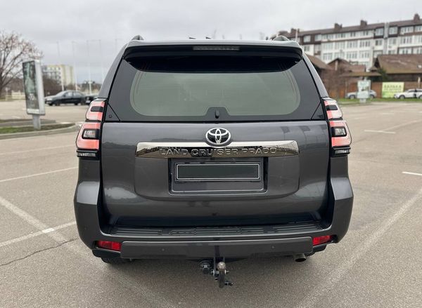 Прокат Toyota Prado 70 Anniversary без водія 