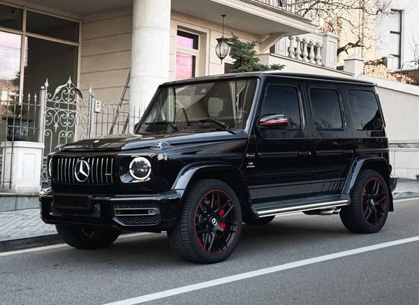 Прокат Mercedes-Benz G63 AMG гелік без водія в Києві