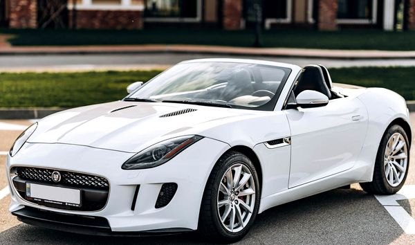 Прокат Jaguar F-Type кабріолет білий без водія в Києві
