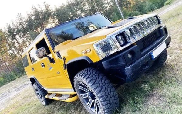 Оренда Hummer H2 жовтий на зйомки фотосесію в Києві 