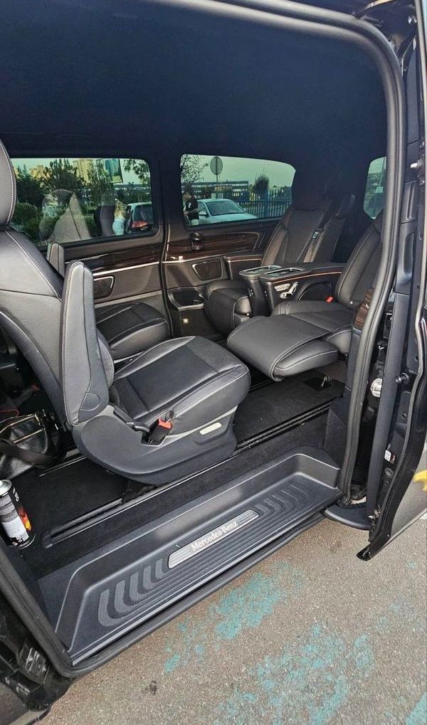 Мікроавтобус з водієм трансфер Mercedes-Benz V-Class 2023 в Києві