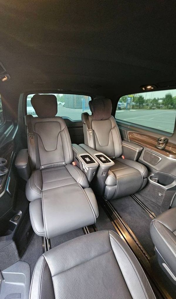 Мікроавтобус з водієм трансфер Mercedes-Benz V-Class 2023 в Києві