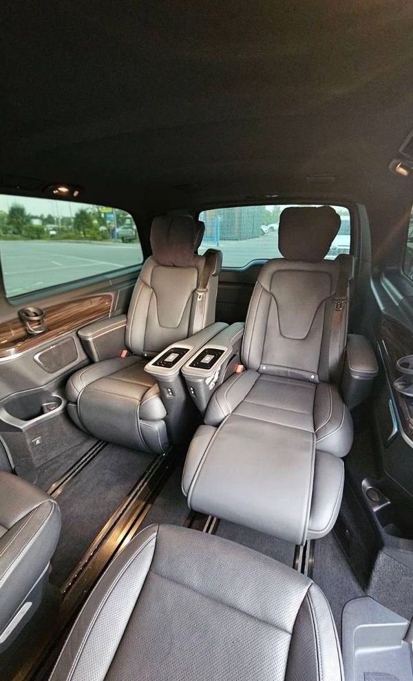 Мікроавтобус з водієм трансфер Mercedes-Benz V-Class 2023 в Києві