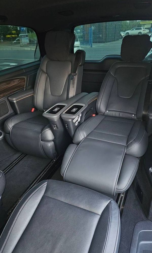 Мікроавтобус з водієм трансфер Mercedes-Benz V-Class 2023 в Києві
