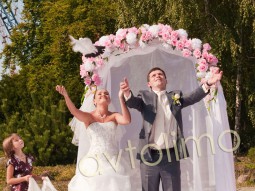 Свадебная арка на прокат розовая